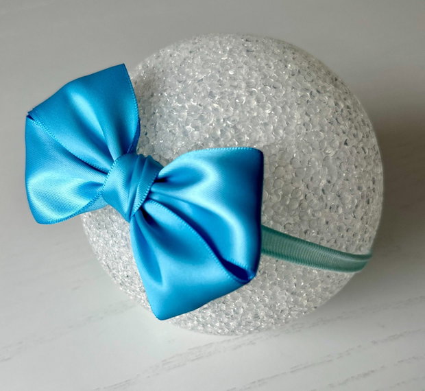 Bentiță elastică handmade pentru fetite cu fundă din satin