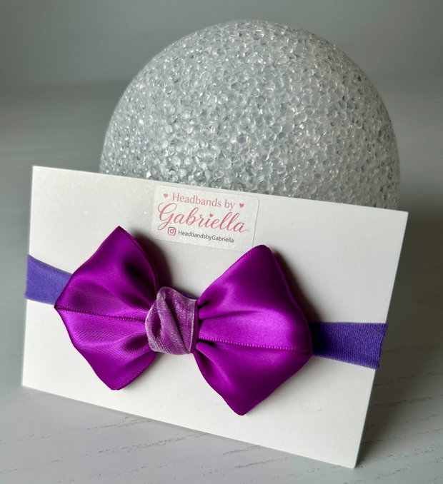Bentiță elastică handmade pentru fetite cu fundă din satin
