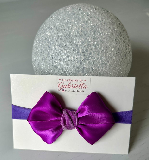 Bentiță elastică handmade pentru fetite cu fundă din satin