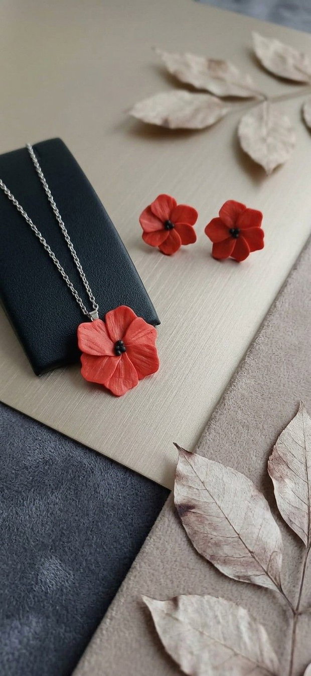 Set floral, compus din colier si cercei
