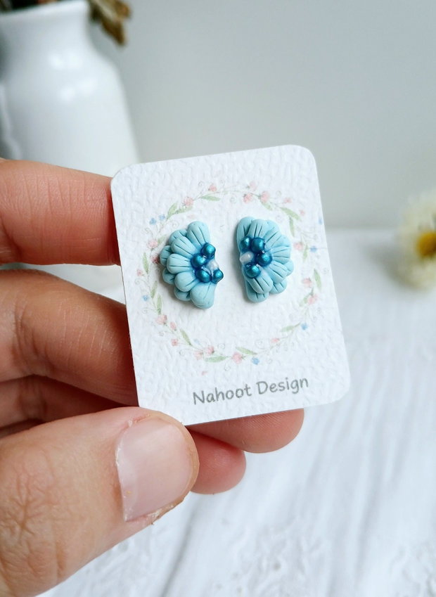 Cercei Blue Flowers