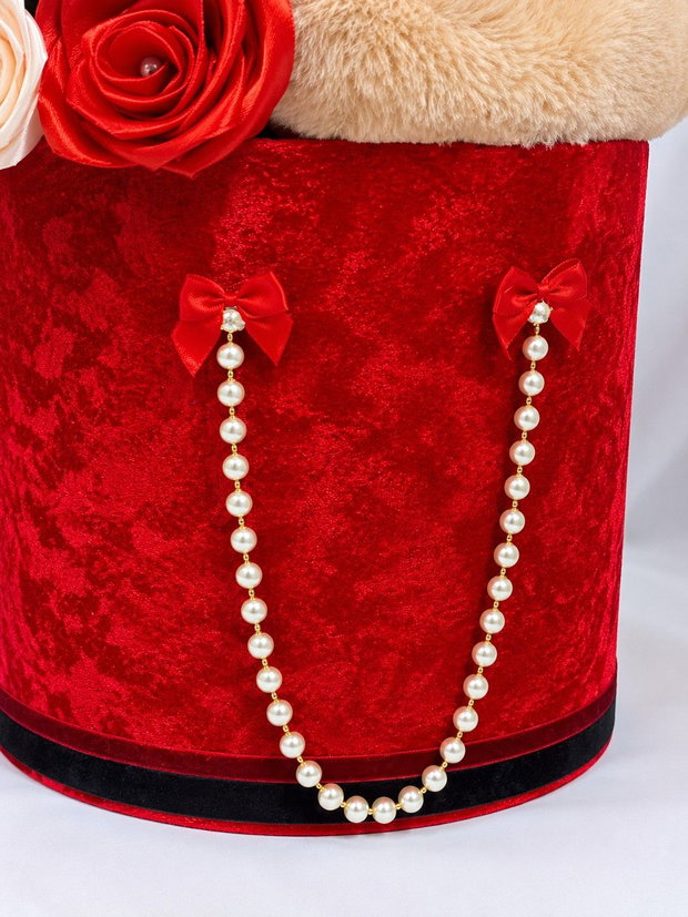 Poveste de Catifea Cadou romantic handmade cu ursuleț și trandafiri din satin