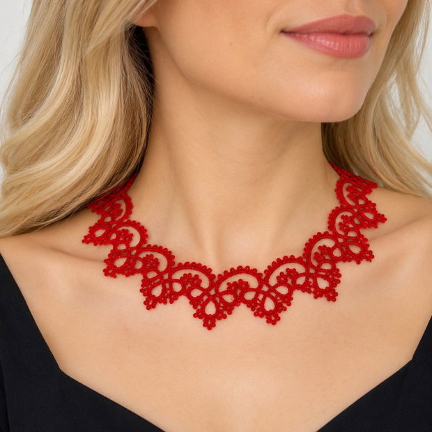 Colier handmade din dantelă frivolite, mătase rosie și mărgele Preciosa Ornela