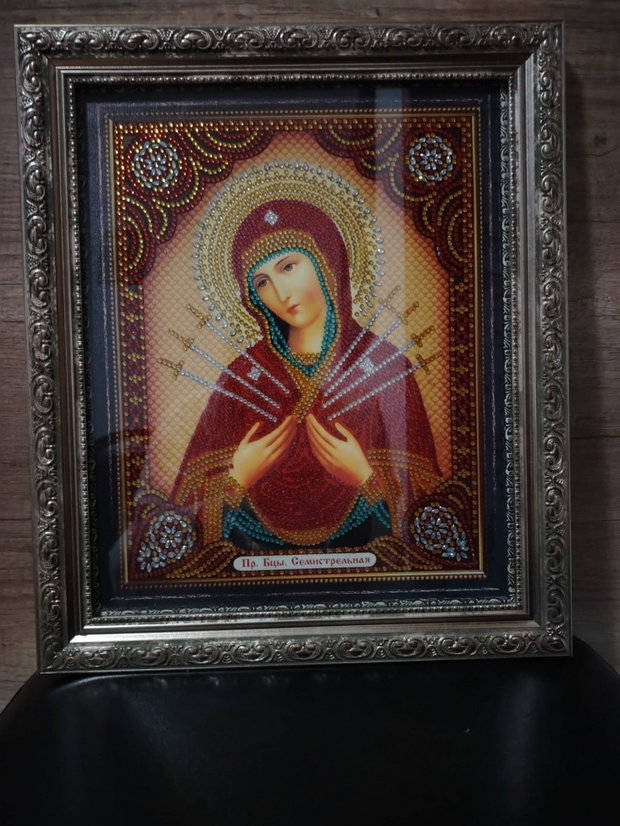 Icoană Maica Domnului celor 7 Săgeți Diamond Painting 3D, lucrată manual