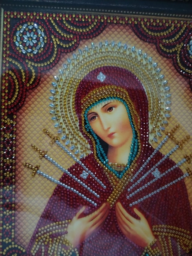 Icoană Maica Domnului celor 7 Săgeți Diamond Painting 3D, lucrată manual
