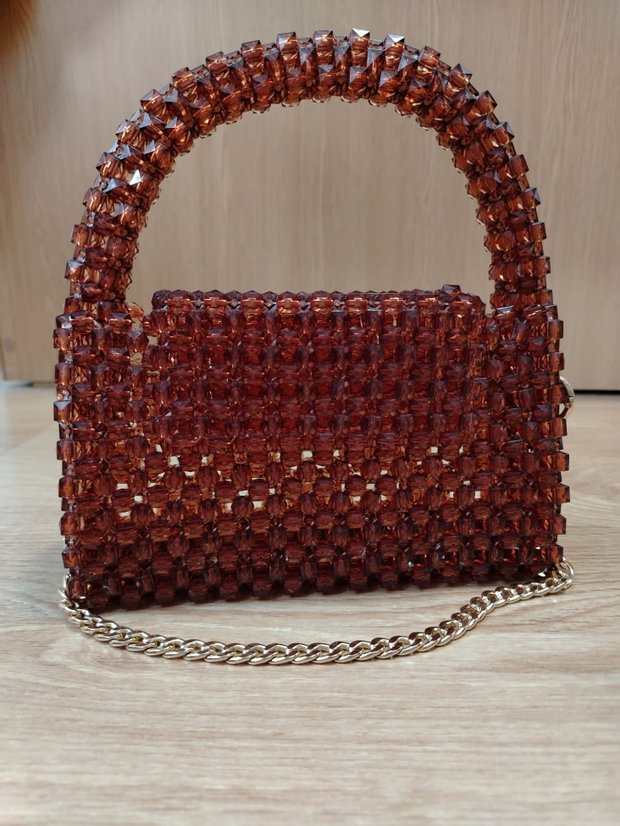 Geantă handmade cu mărgele strălucitoare  lucrată manual