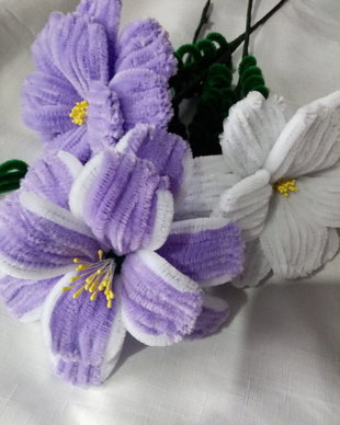Flori handmade din sârmă plușată  flori decorative lucrate manual