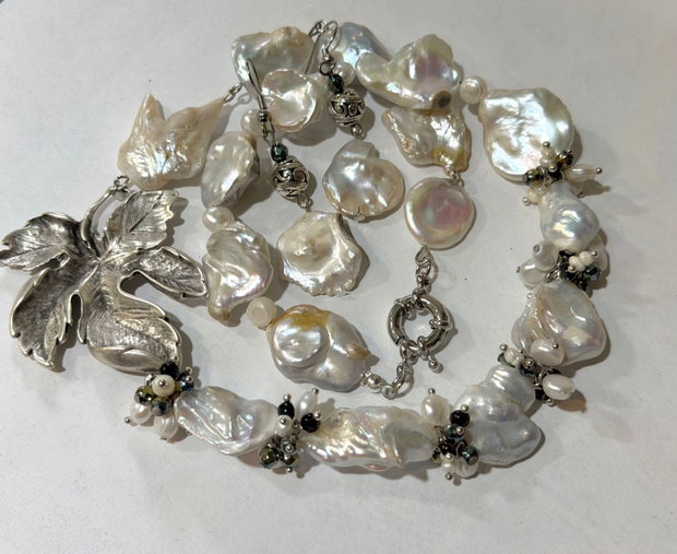 Colier și cercei din perle baroc mari,perle de cultură,agate,hematit și zamac argintat~SILVER AUTUMN~