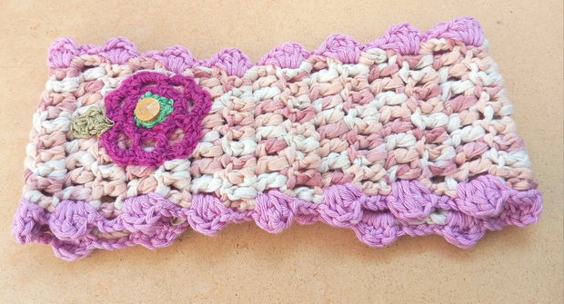 Banda / bandana / bentita de par crosetata bej rose cu floare