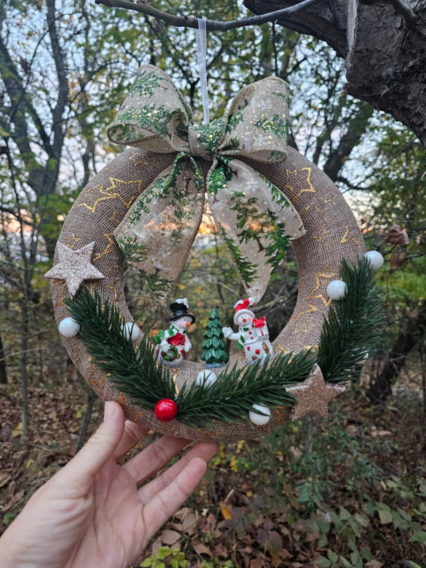 Coroniță Crăciun cu omuleți de zăpadă