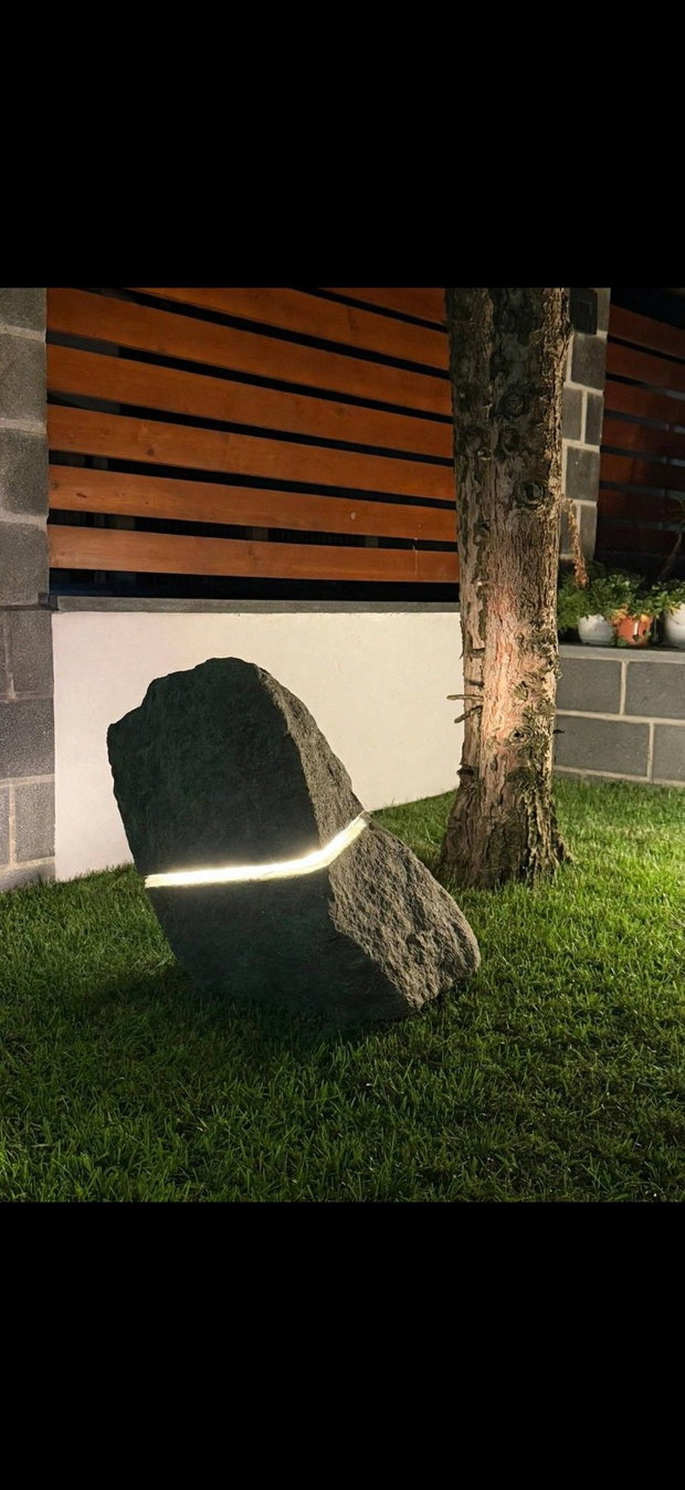 Lampa de gradina din piatra naturala - Sculptura luminoasa SPLIT - Bolovan despicat cu lumina LED