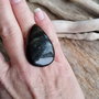 Inel statement obsidian auriu, argint rodiat