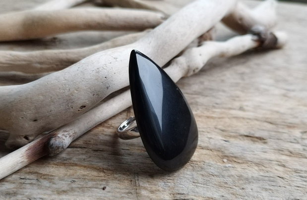 Inel statement obsidian auriu, argint rodiat