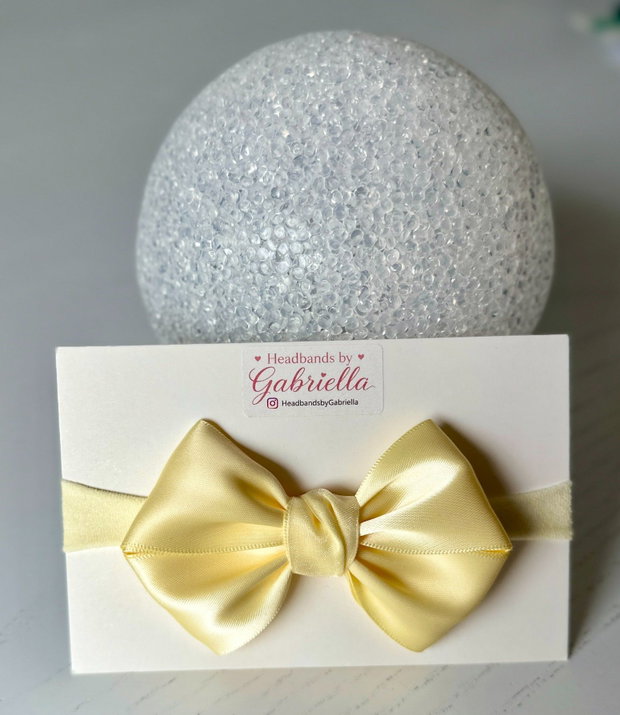Bentiță elastică handmade pentru fetite cu fundă din satin