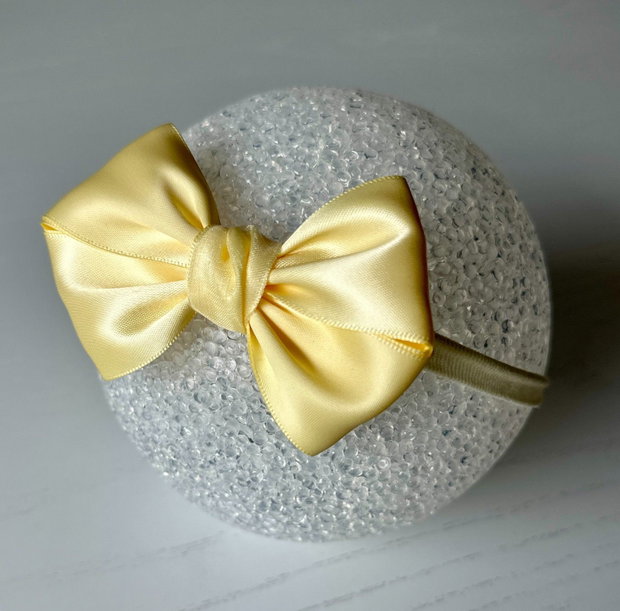 Bentiță elastică handmade pentru fetite cu fundă din satin