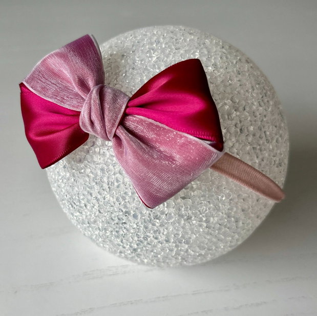 Bentiță elastică handmade pentru fetite cu fundă din satin