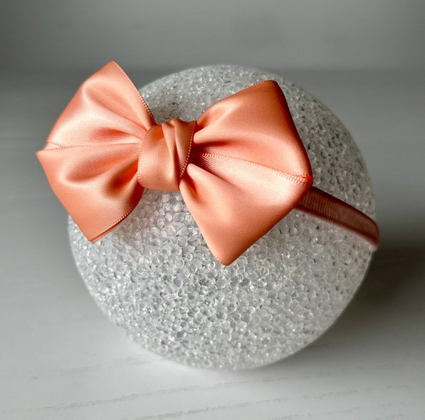 Bentiță elastică handmade pentru fetite cu fundă din satin