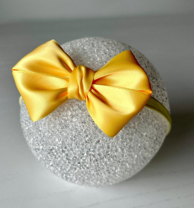 Bentiță elastică handmade pentru fetite cu fundă din satin