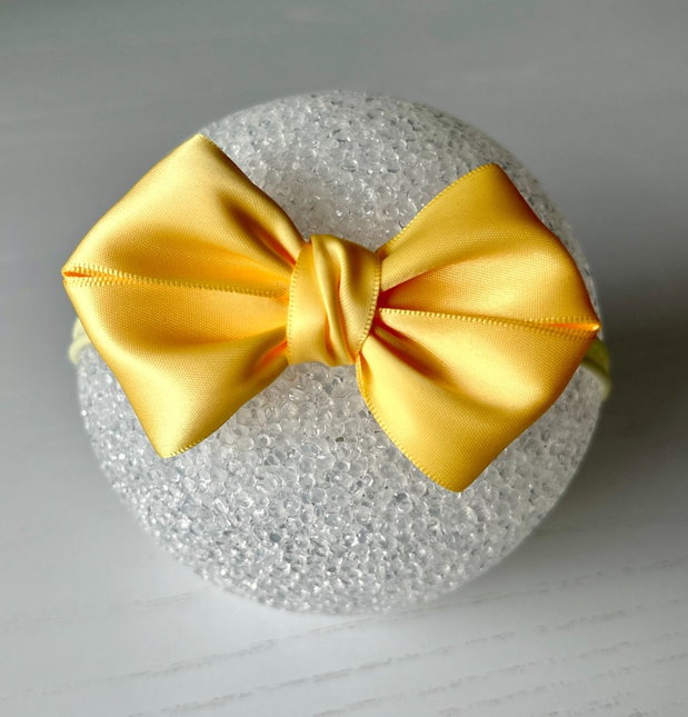 Bentiță elastică handmade pentru fetite cu fundă din satin