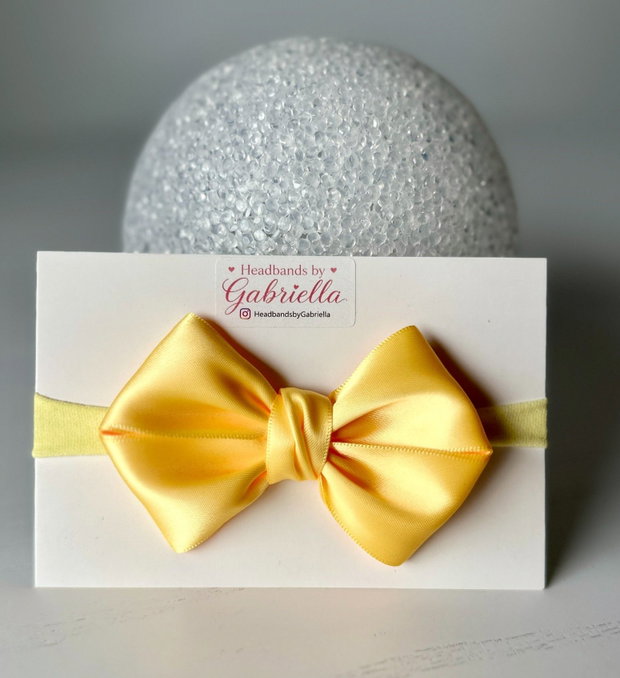 Bentiță elastică handmade pentru fetite cu fundă din satin