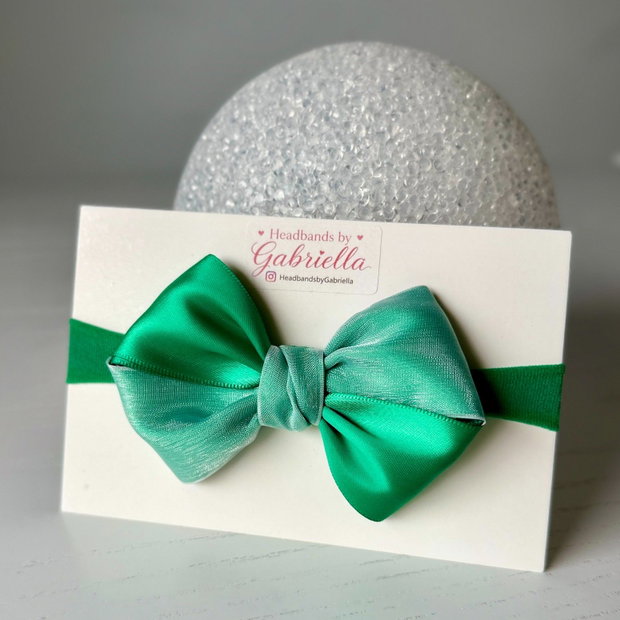 Bentiță elastică handmade pentru fetite cu fundă din satin