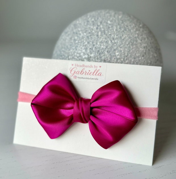 Bentiță elastică handmade pentru fetite cu fundă din satin