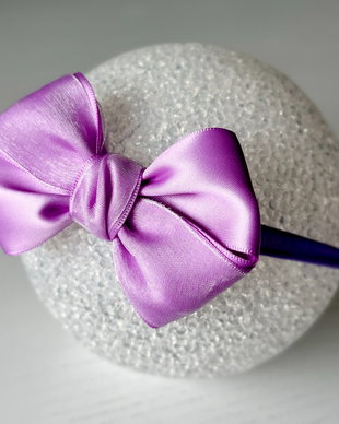 Bentiță elastică handmade pentru fetite cu fundă din satin