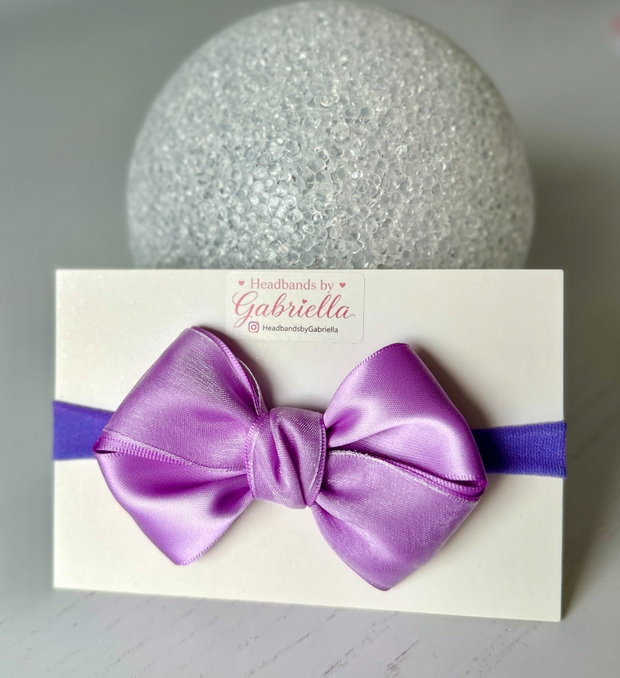 Bentiță elastică handmade pentru fetite cu fundă din satin