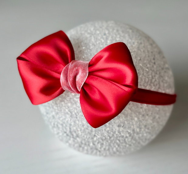 Bentiță elastică handmade pentru fetite cu fundă din satin