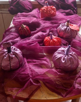 Decoratiuni/Ornamente de toamna/Halloween în forma de dovleci