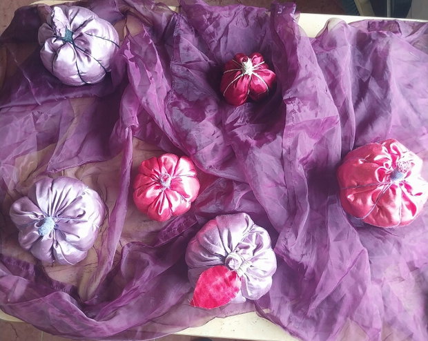 Decoratiuni/Ornamente de toamna/Halloween în forma de dovleci
