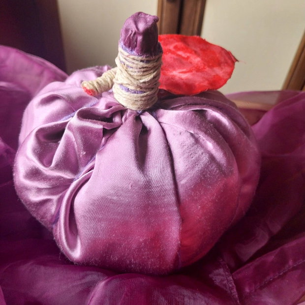 Decoratiuni/Ornamente de toamna/Halloween în forma de dovleci