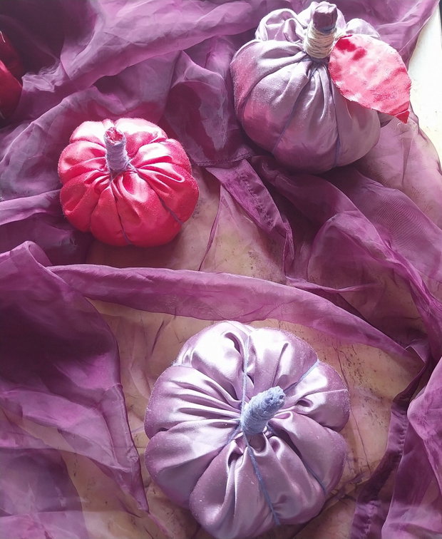 Decoratiuni/Ornamente de toamna/Halloween în forma de dovleci