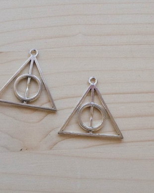 Pandantiv Deathly Hallows, Harry Potter