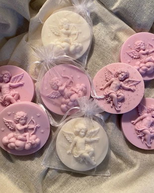 Săpun handmade din ingrediente naturale, model cu ingerasi