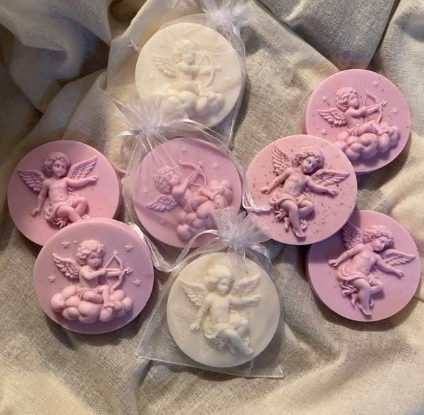 Săpun handmade din ingrediente naturale, model cu ingerasi