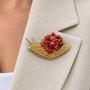 Broșă Melc Brodată Manual cu Perle Bordo și Mărgele Aurii, Accesoriu Elegant