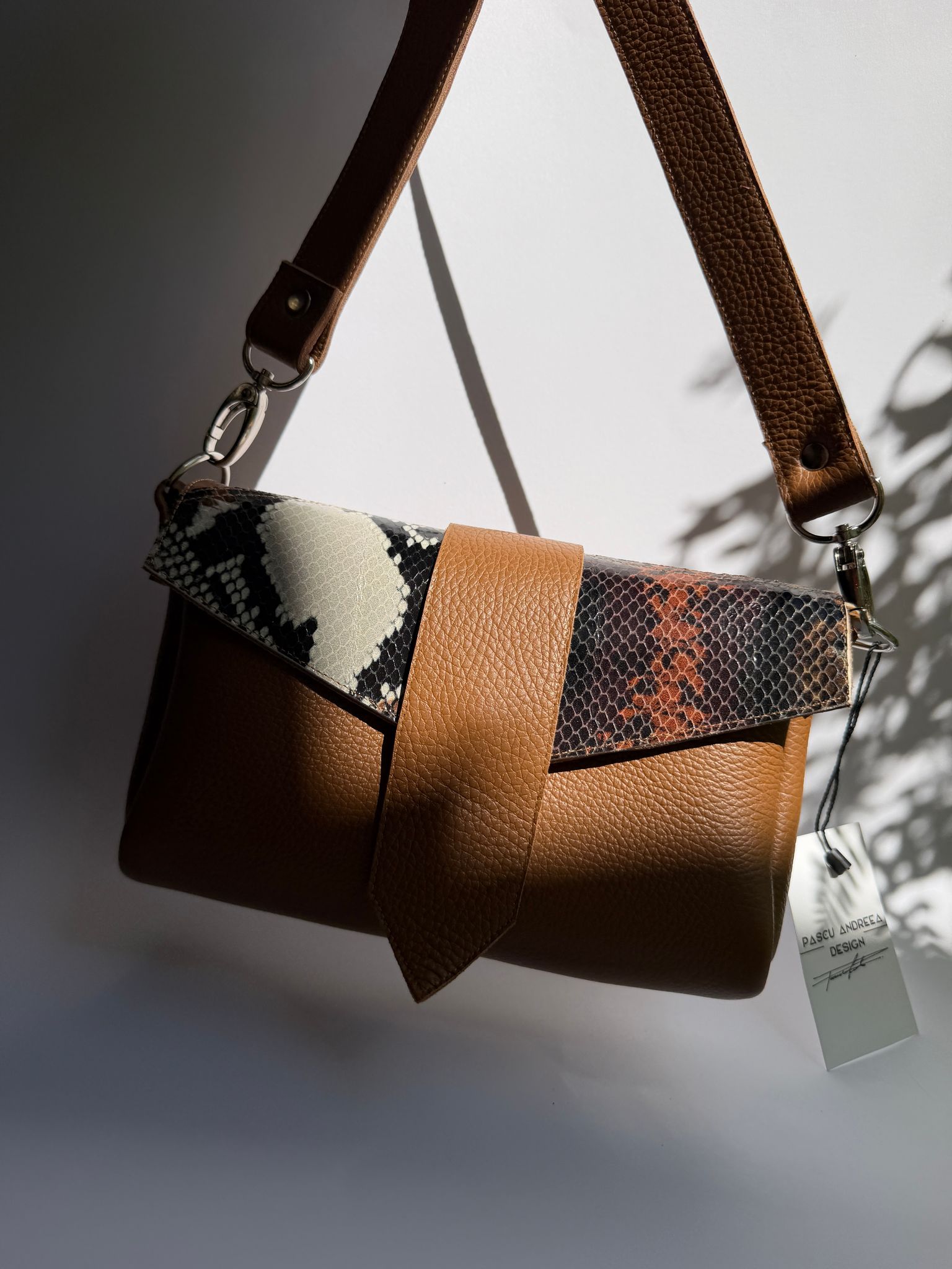アクセサリー sa Geantă din piele naturală LOVE BROWN&SNAKE | Dichisar