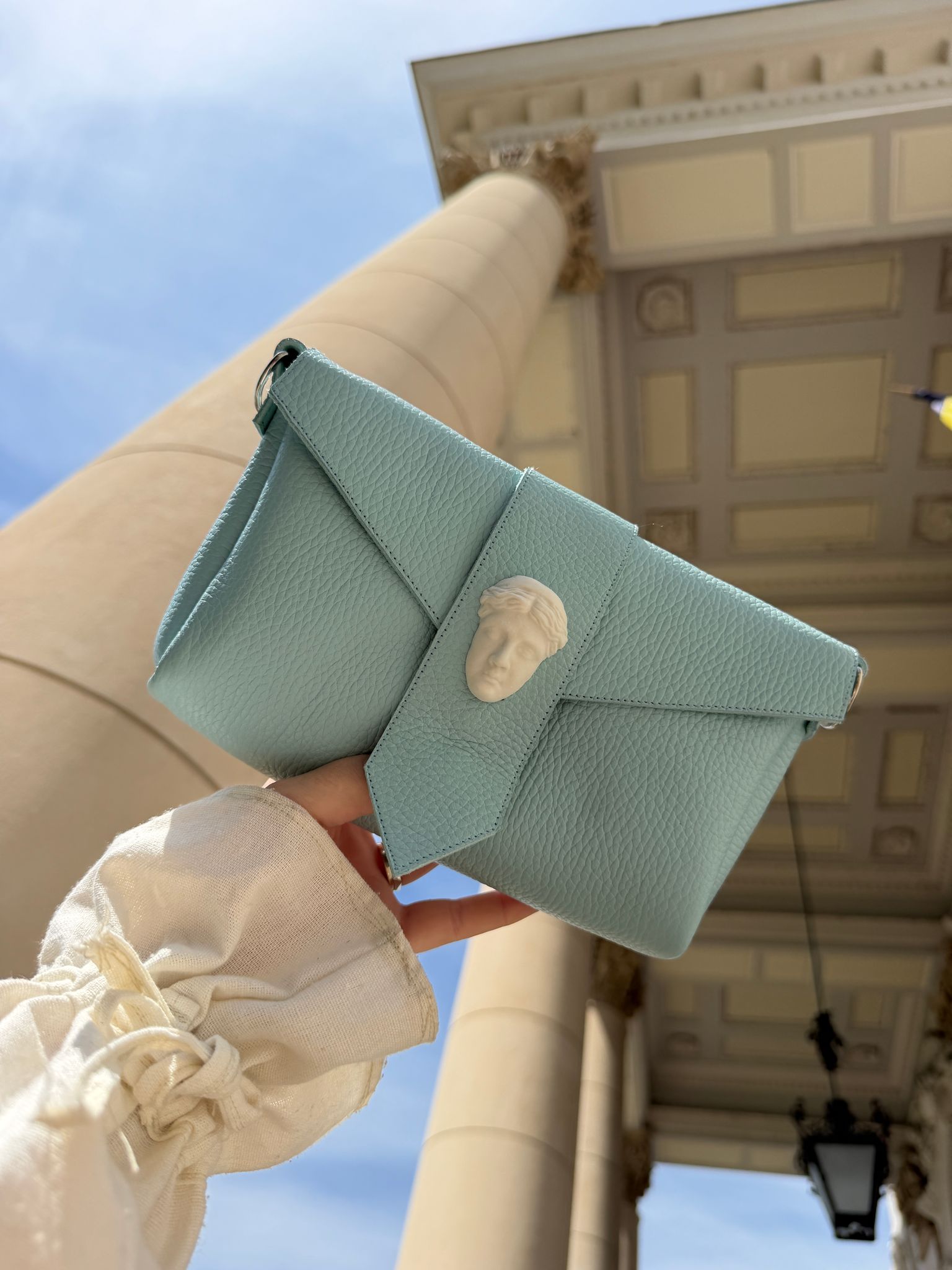 ゆりあ！ Geantă din piele naturală LOVE ARCTIC BLUE cu accesoriu din
